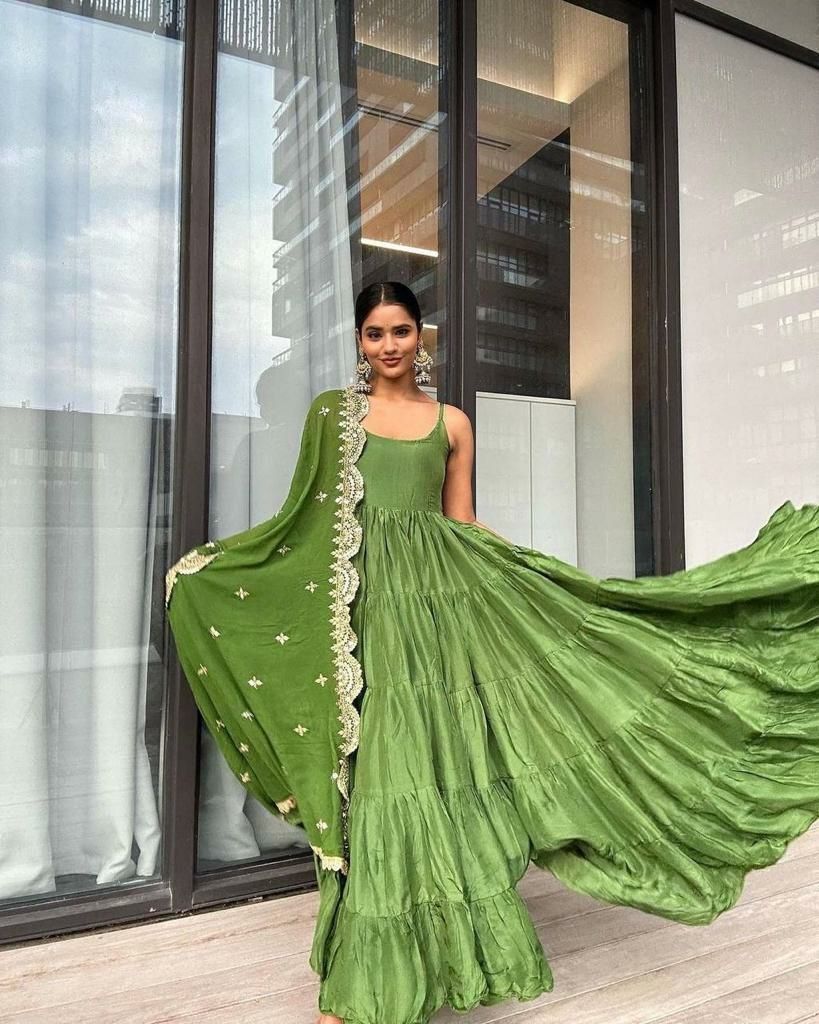 Evening gown with dupatta attached outlet