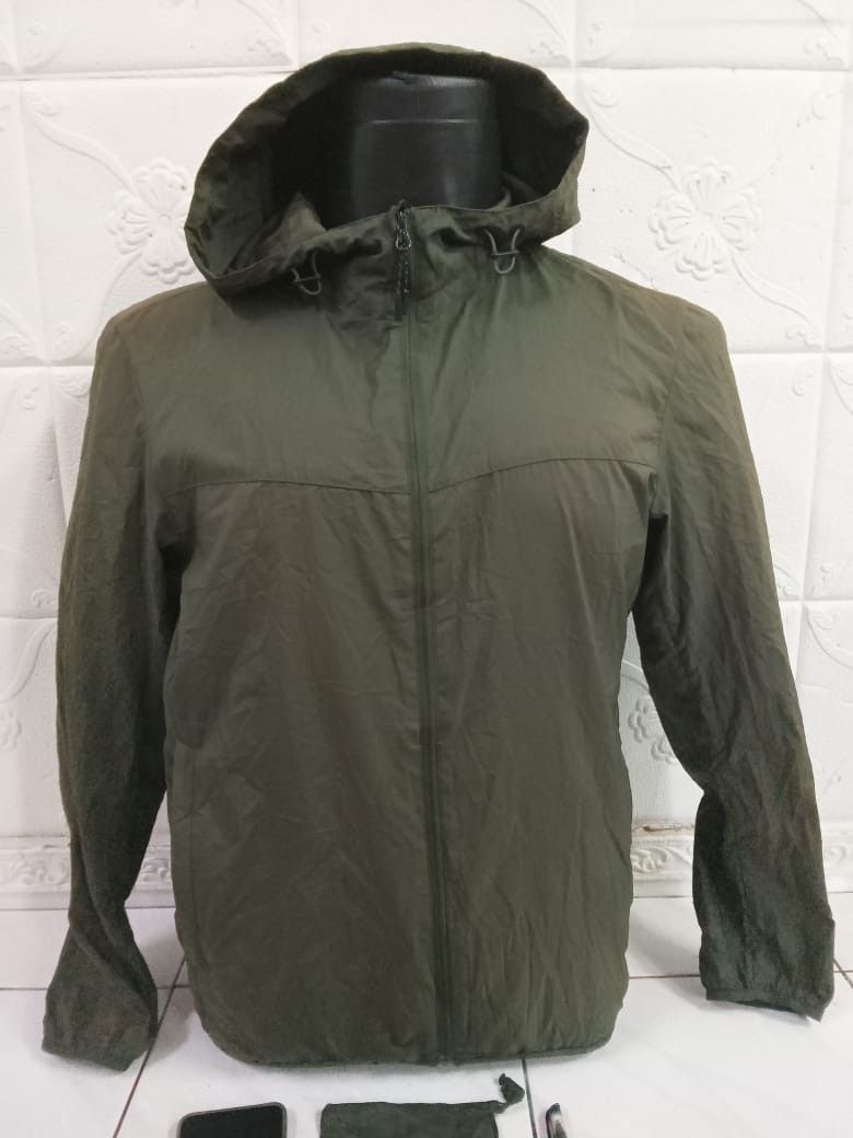 Uniqlo pocketable parka jacket Men s Fashion Coats Jackets and