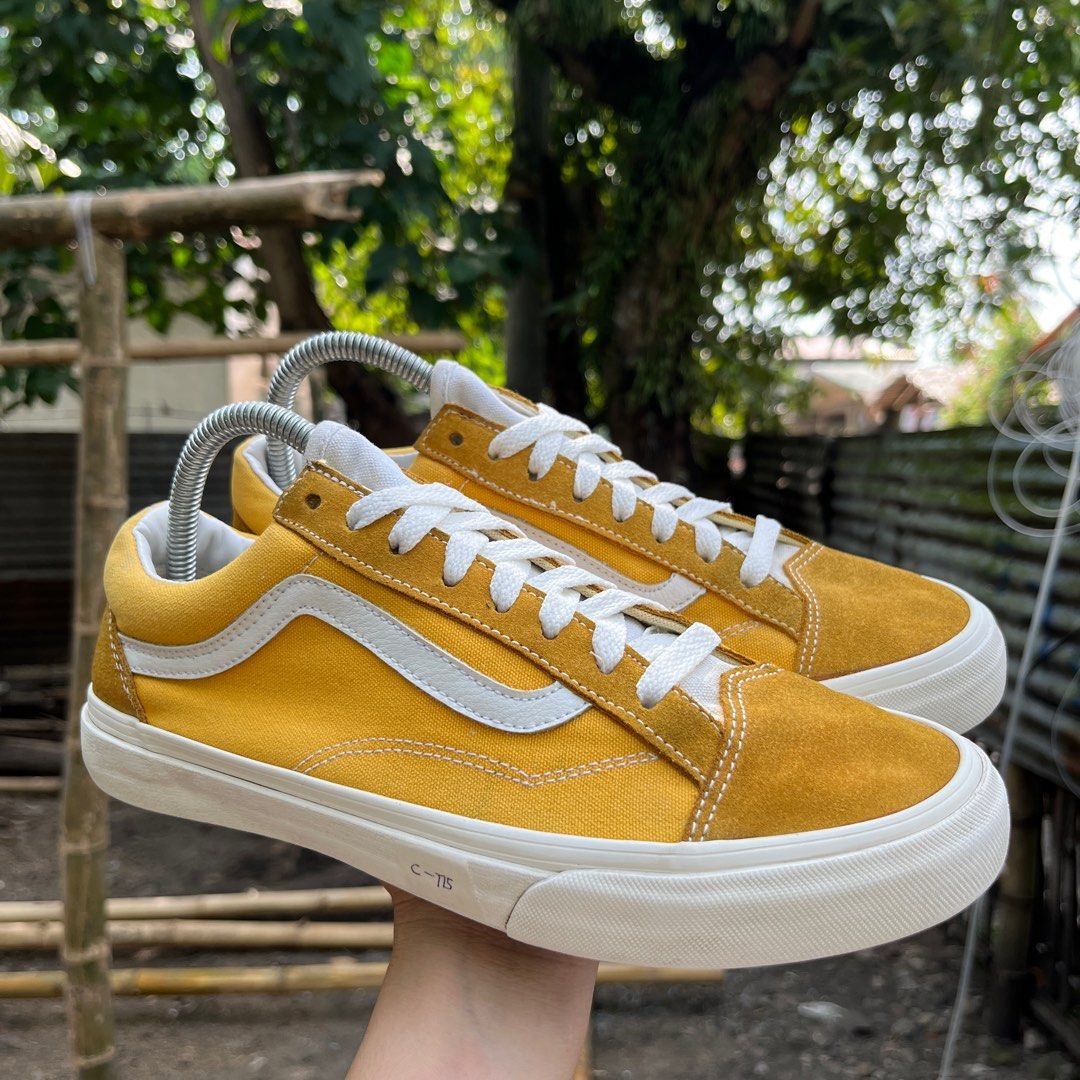 VANS OLD SKOOL MUSTARD Men s Fashion Footwear Sneakers on Carousell
