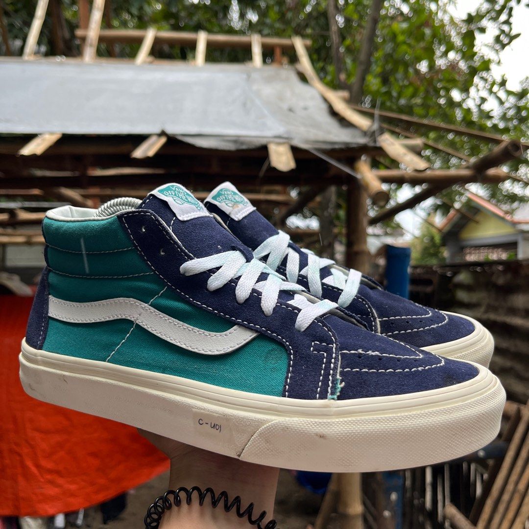 Mint outlet blue vans