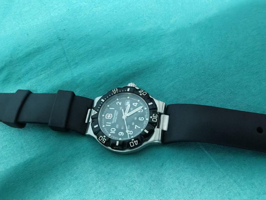 Victorinox Summit XLt Men s Fashion Watches Accessories