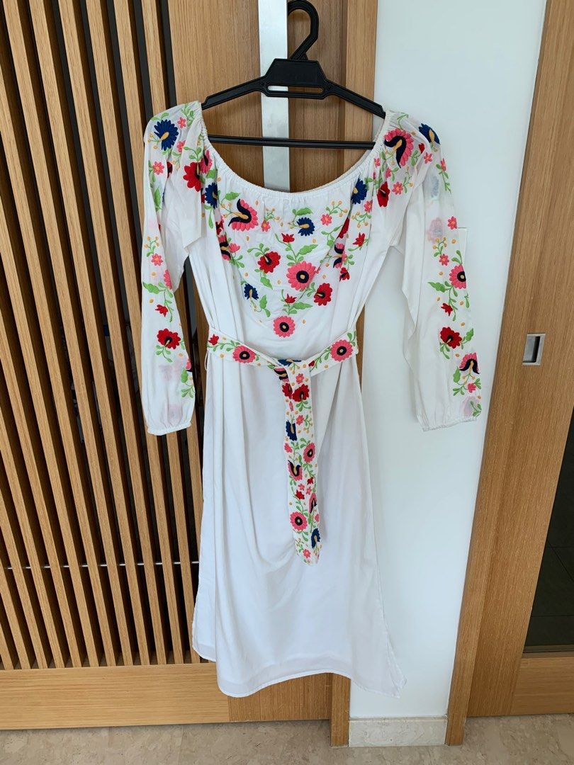White floral maxi dress uk new arrivals