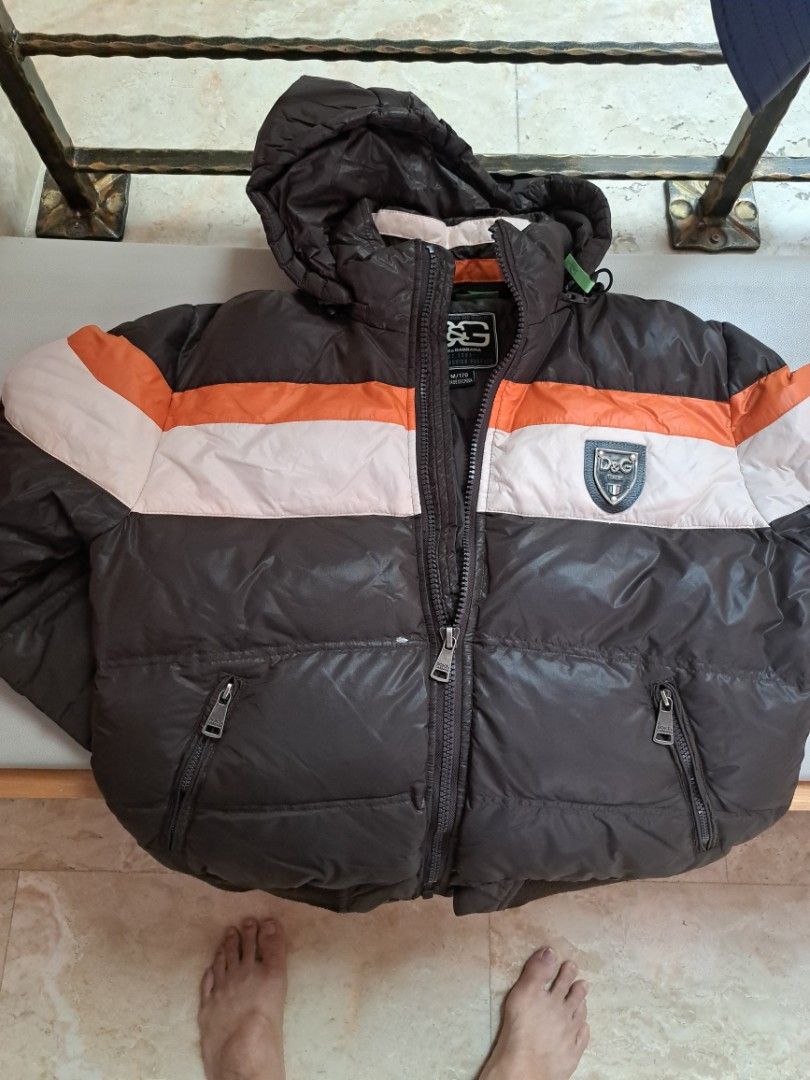 Winter Jacket (Category: Babies & Kids Fashion) located in Singapore. Submitted by crazysuzy143 (Listing ID 1260488385, Image 1). Description: Dolce & Gabbana winter jacket for boys.