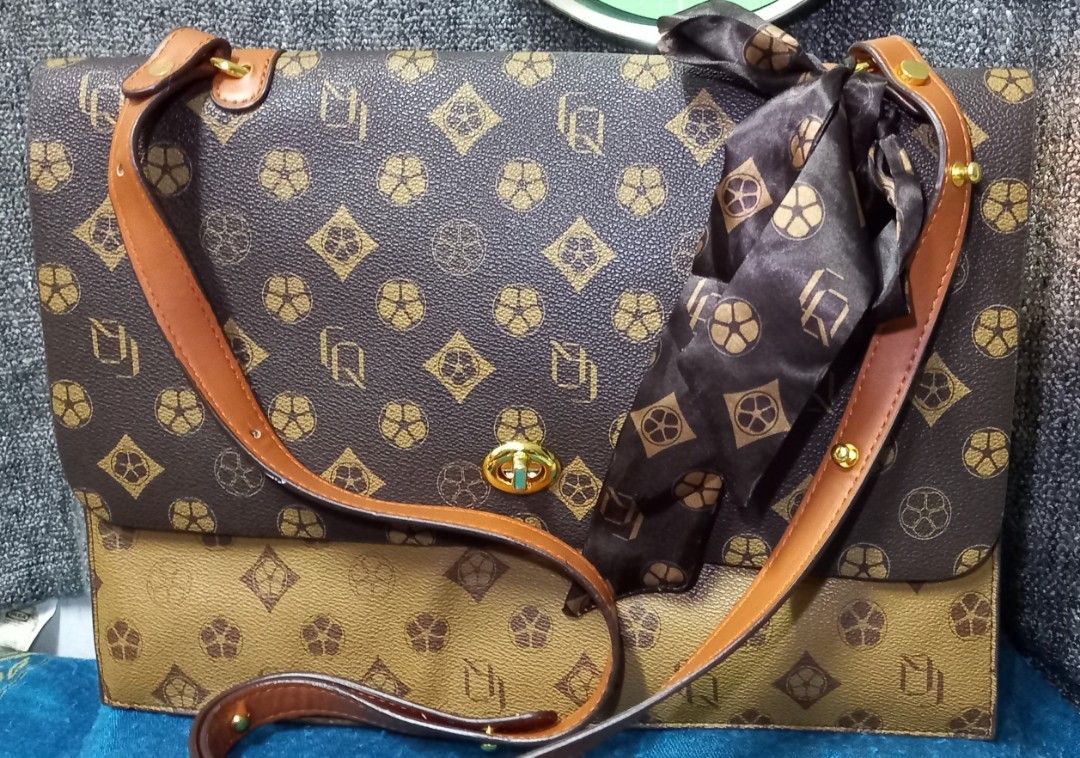 Louis vuitton laptop deals bag women's