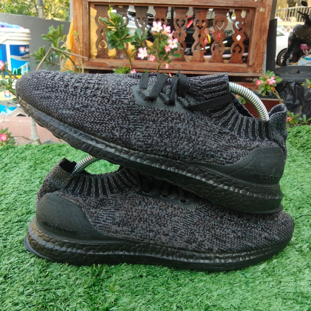 Adidas ultra boost store uncaged triple black ????