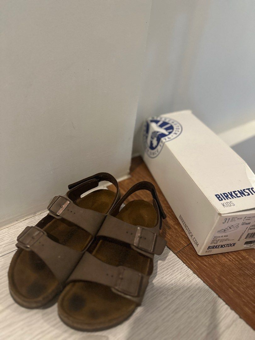 Birkenstock Milano Kids (Category: Babies & Kids Fashion) located in Mandaluyong City. Submitted by tring30 (Listing ID 1260739374, Image 3). Description: Used only thrice when we went out of town Super bago pa natago lang sa cabinet Size 31 Needs cleaning lang .