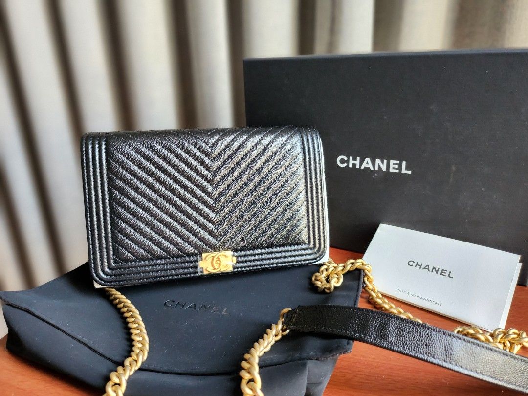 Bnew Chanel Chevron Wallet on Chain GHW, Luxury, Bags & Wallets on Carousell