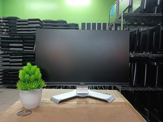 BORDERLESS Monitor - 22 inches wide led - DELL Brand