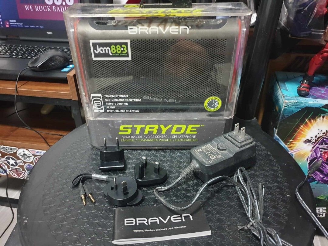 Braven bluetooth speakers audio music (Category: Soundbars, Speakers & Amplifiers) located in Makati City. Submitted by KaTiToYs (Listing ID 1260805028, Image 3). Description: Braven bluetooth speakers complete good condition complete accessories issues: since ung mga buttons sa taas are made of rubber, ung power button cover ngcrack na , but the power button inside still intact... at medyo dusty lang ung speakers... no more issues.... bought thi