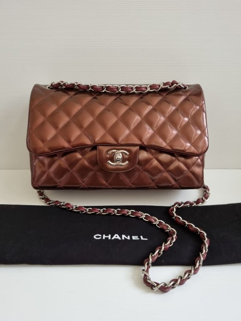 Chanel CC Classic Jumbo Double Flap Metallic Patent Leather Bronze SHW #17,  Barang Mewah, Tas & Dompet di Carousell