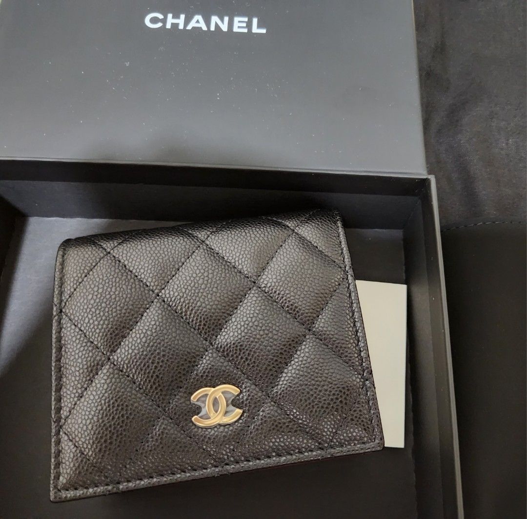 Chanel Wallet ( New , 2 fold, Unisex,Full Sets, Rare ＆ just bought from  Chanel Boutique)