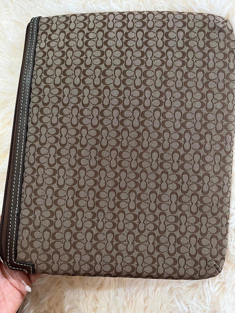 COACH IPAD POUCH BAG NEE WITHOUT TAG Luxury Bags Wallets on Carousell