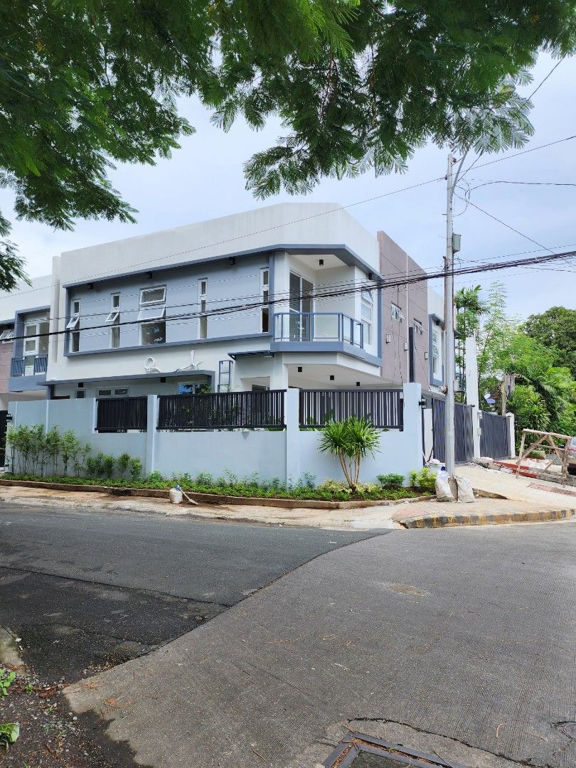 New Townhouse in Quezon City Fairview Duplex with 3 car garage