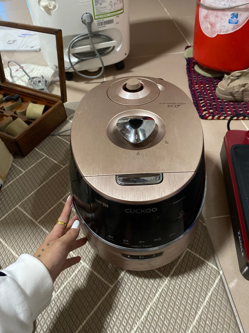 CUCKOO AUTHENTIC KOREAN RICE COOKER, TV & Home Appliances, Kitchen