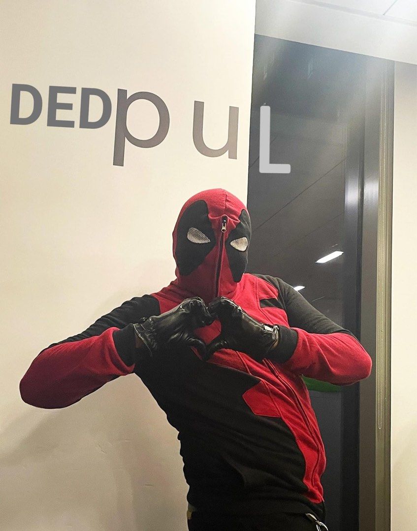Marvel Deadpool Halloween Costume Hoodie Mad Engine Jacket Men s