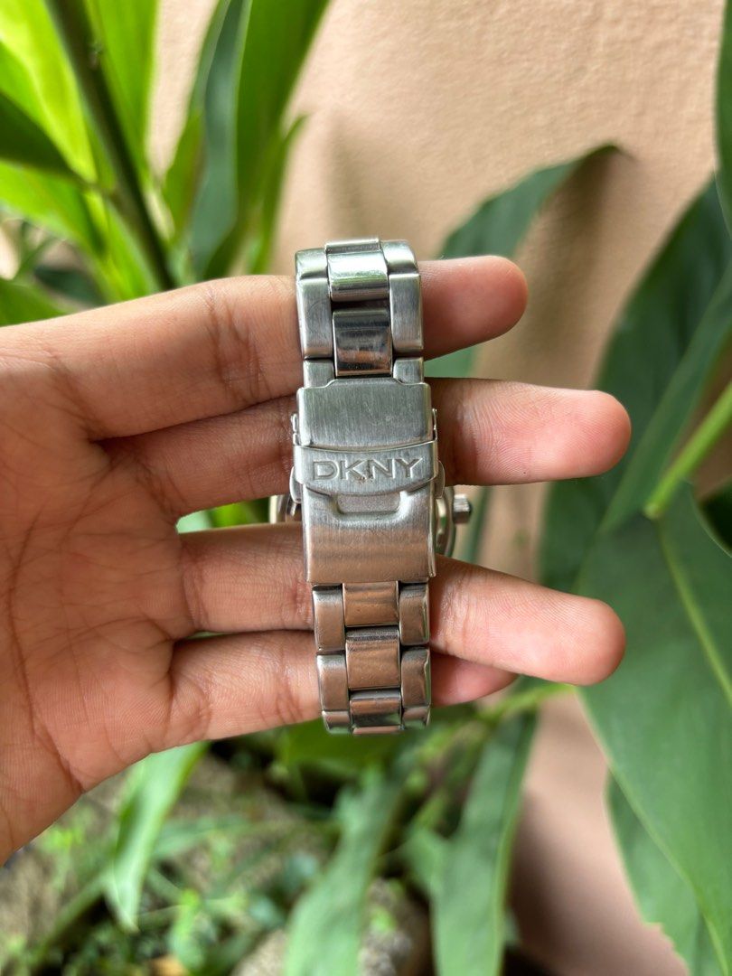 DKNY Vintage Stainless Steel Watch nike triax fossil big tic y2k oakley