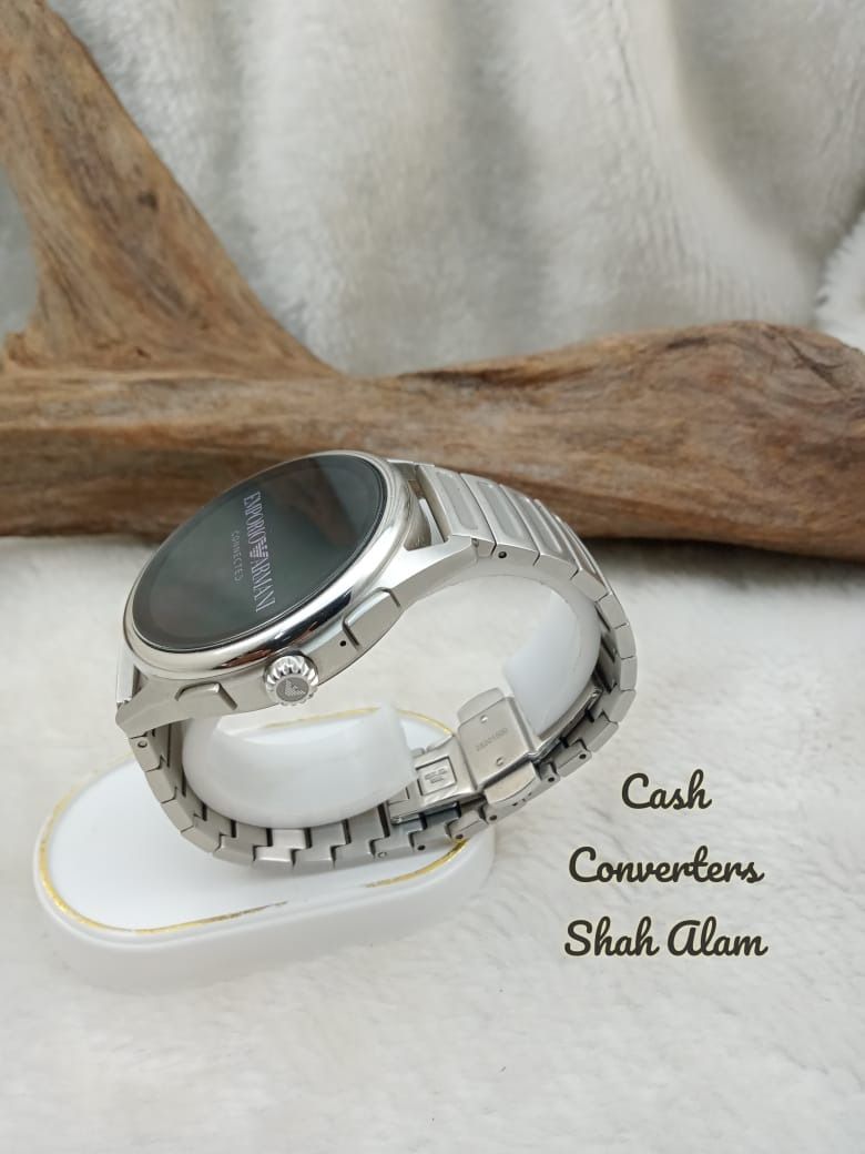 Armani fitbit hotsell