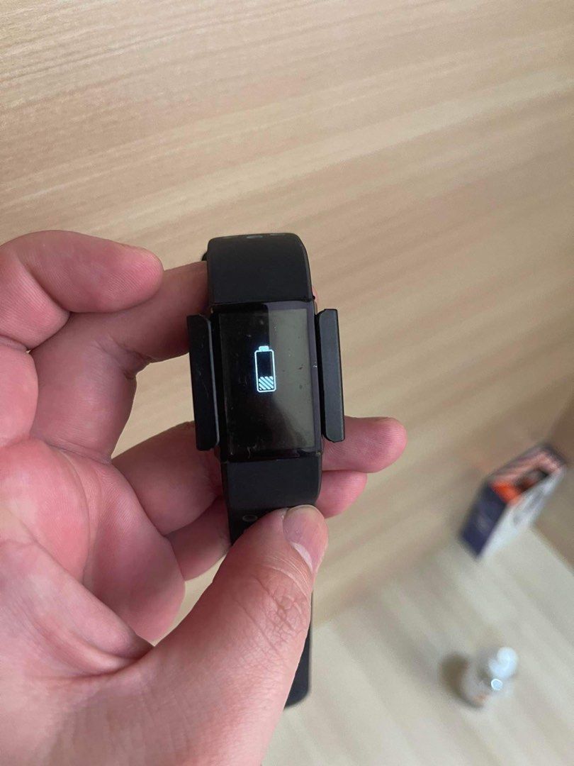 Exclamation point 2025 on fitbit alta