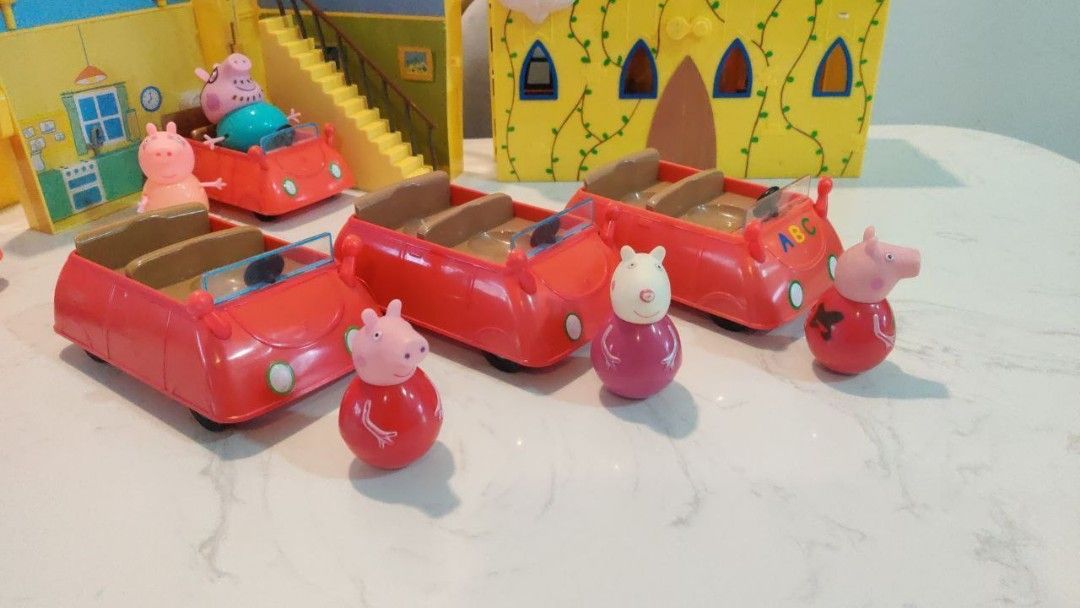 (Free pos) Peppa Pig Red Car + 1 figure, Hobbies & Toys, Toys & Games