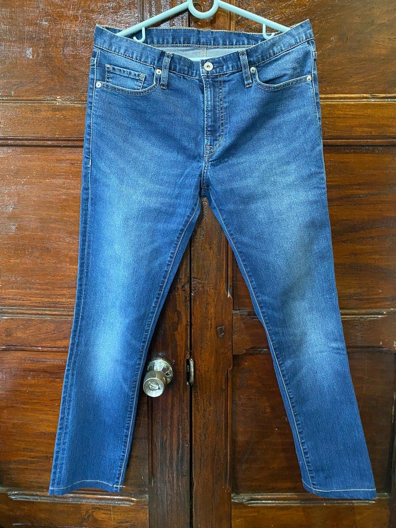 GU unisex stretch denim jeans (Category: Jeans) located in Cabatuan. Submitted by thriftworm (Listing ID 1260736761, Image 2). Description: .