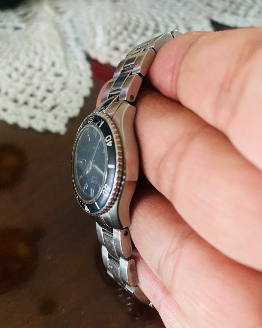 Guess divers watch best sale