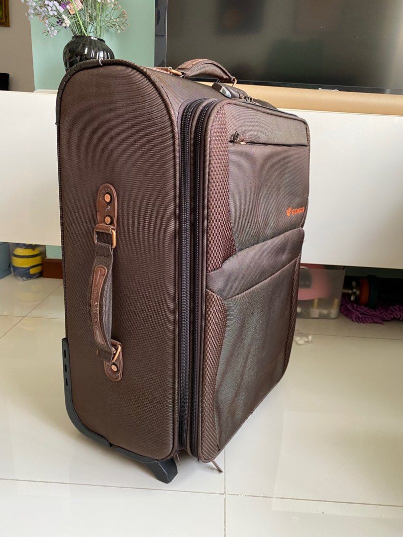 Hard case luggage bag, Hobbies & Toys, Travel, Luggage on Carousell