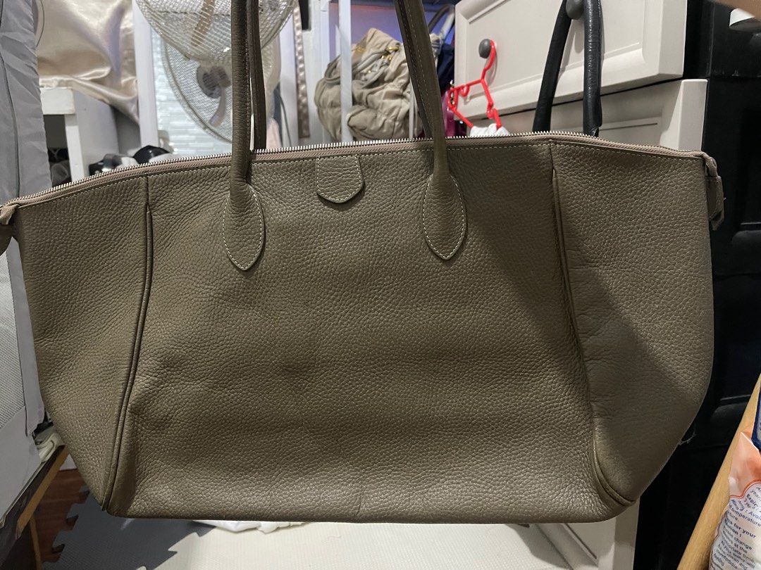 Hermes large tote bag Luxury Bags Wallets on Carousell