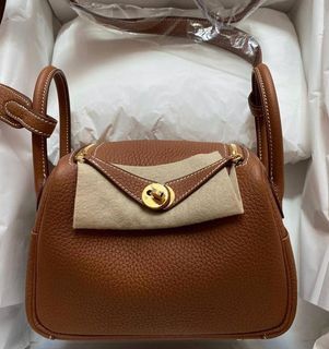 HERMÈS Mini Lindy shoulder bag in Gris Neve Clemence leather with
