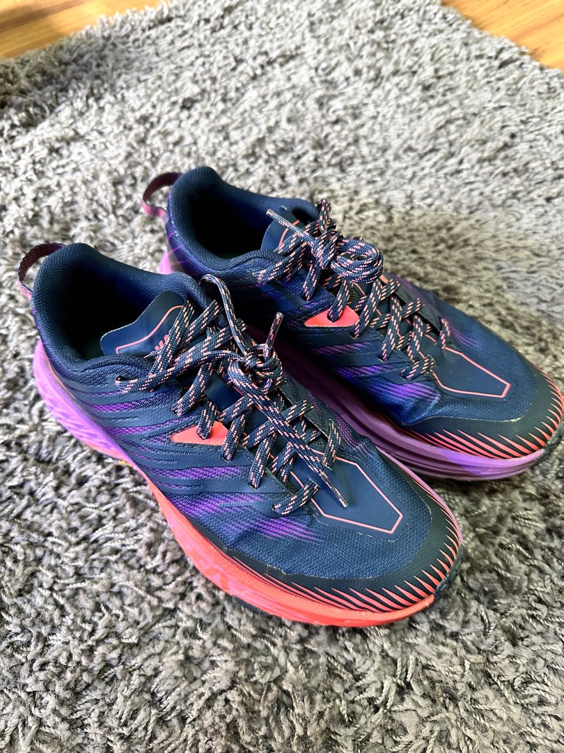 hoka men's running shoes