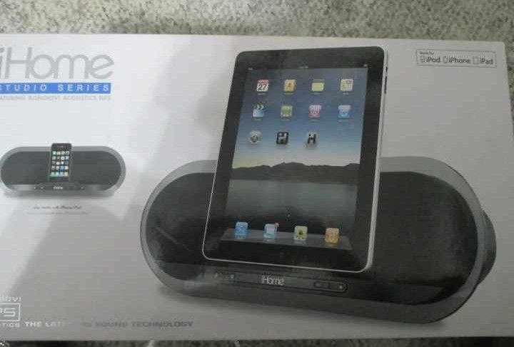 iHome Studio Series Speaker (Category: Soundbars, Speakers & Amplifiers) located in Caloocan City. Submitted by aclovescollection (Listing ID 1260738879, Image 2). Description: Easily keep bass and treble at the best level. One feature that makes this device that much better is it's video out component. The iD3 stereo speaker system built for the iPhone, iPod and iPad is amazing sounding speaker that fits into any room, such as Living room, bedro