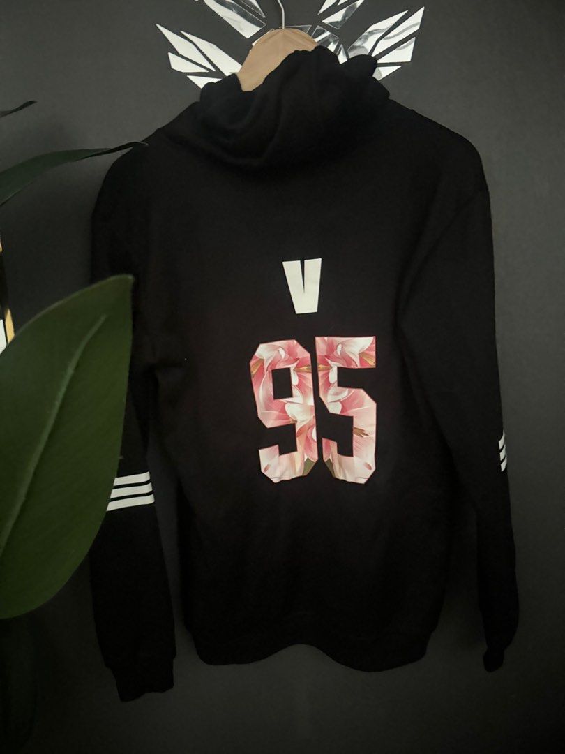 Bts hoodie v 95 online