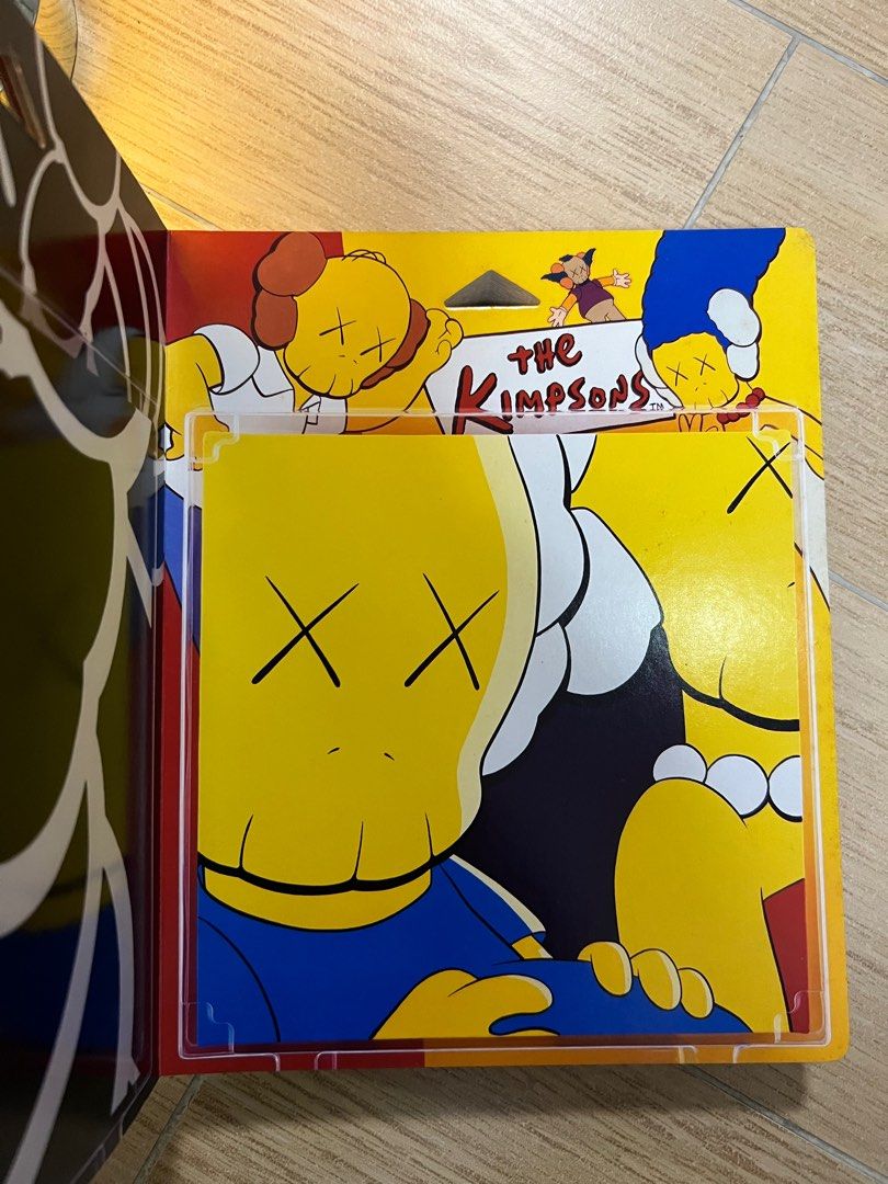 Kaws C10 book (極罕kaws書刊）, 興趣及遊戲, 書本& 文具, 雜誌及其他