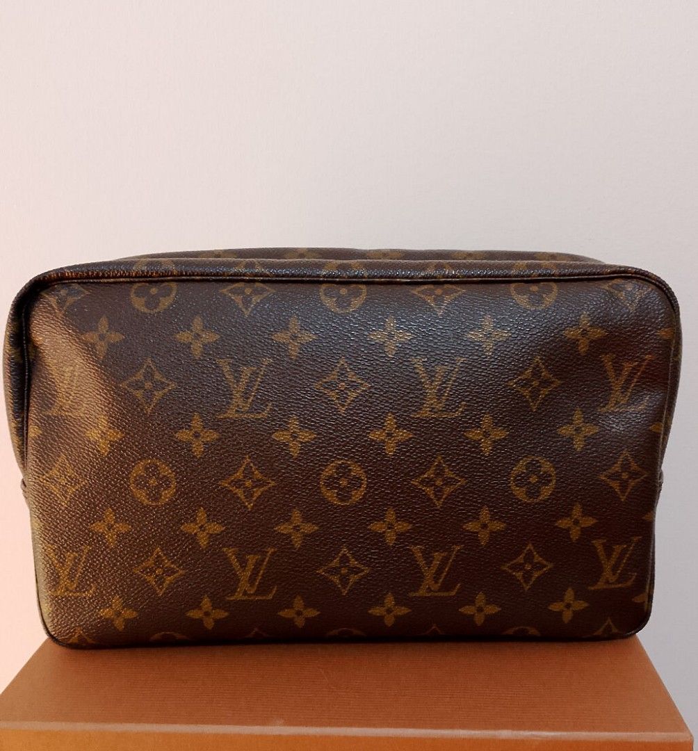 LOUIS VUITTON TROUSSE 28 CLUTCH BAG MONOGRAM ORIGINAL, Luxury, Bags &  Wallets on Carousell
