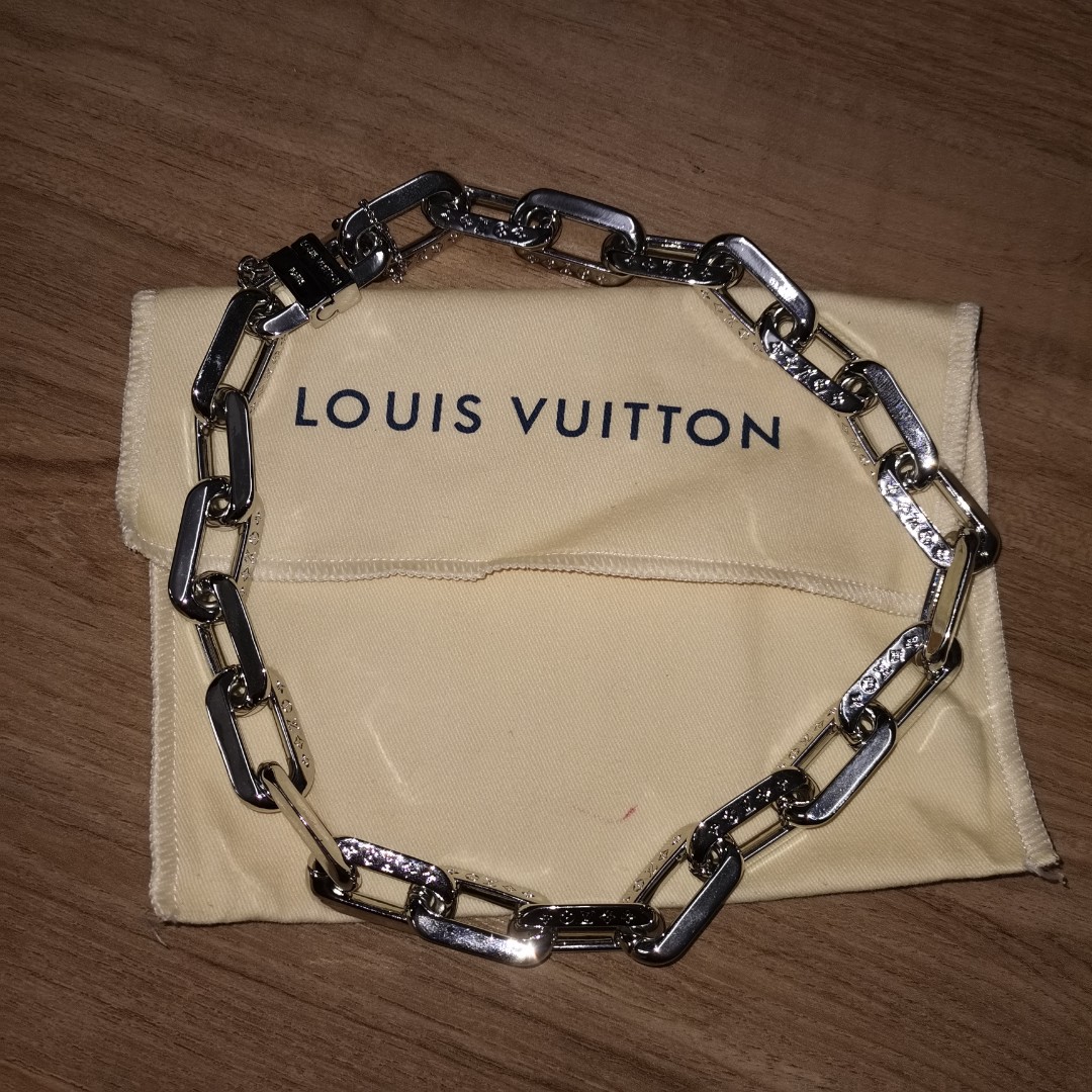 Louis Vuitton LV Monogram Beads Bracelet, Men's Fashion, Watches &  Accessories, Jewelry on Carousell