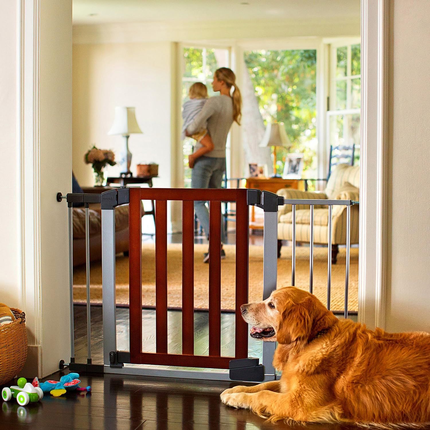 Munchkin push to close shop baby gate