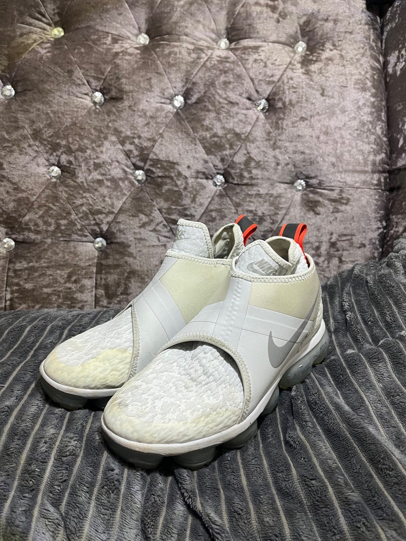 Nike air vapormax chukka slip white top