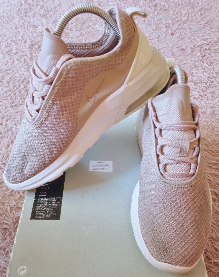 Nike women's 7.5 in cm sale