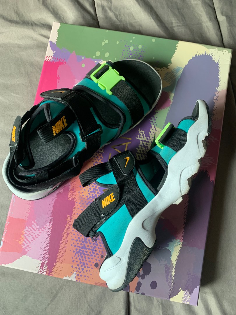 Nike canyon outlet sandal on feet
