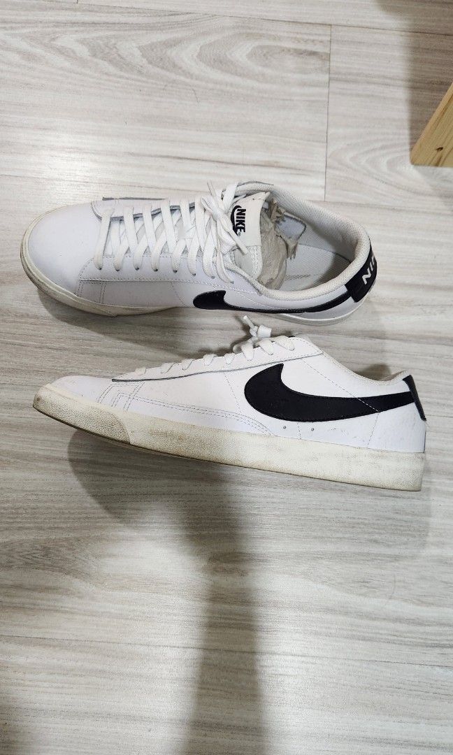 Nike court deals royale lw leather