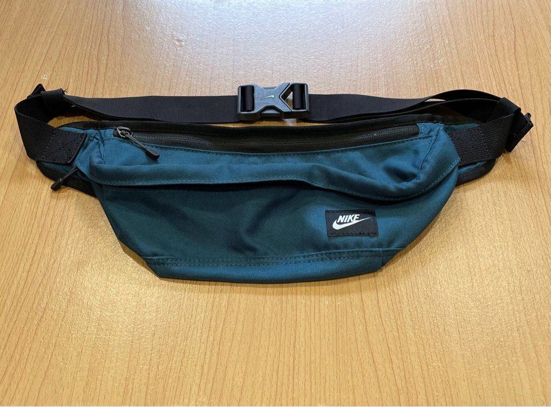 Nike hood waistpack hot sale