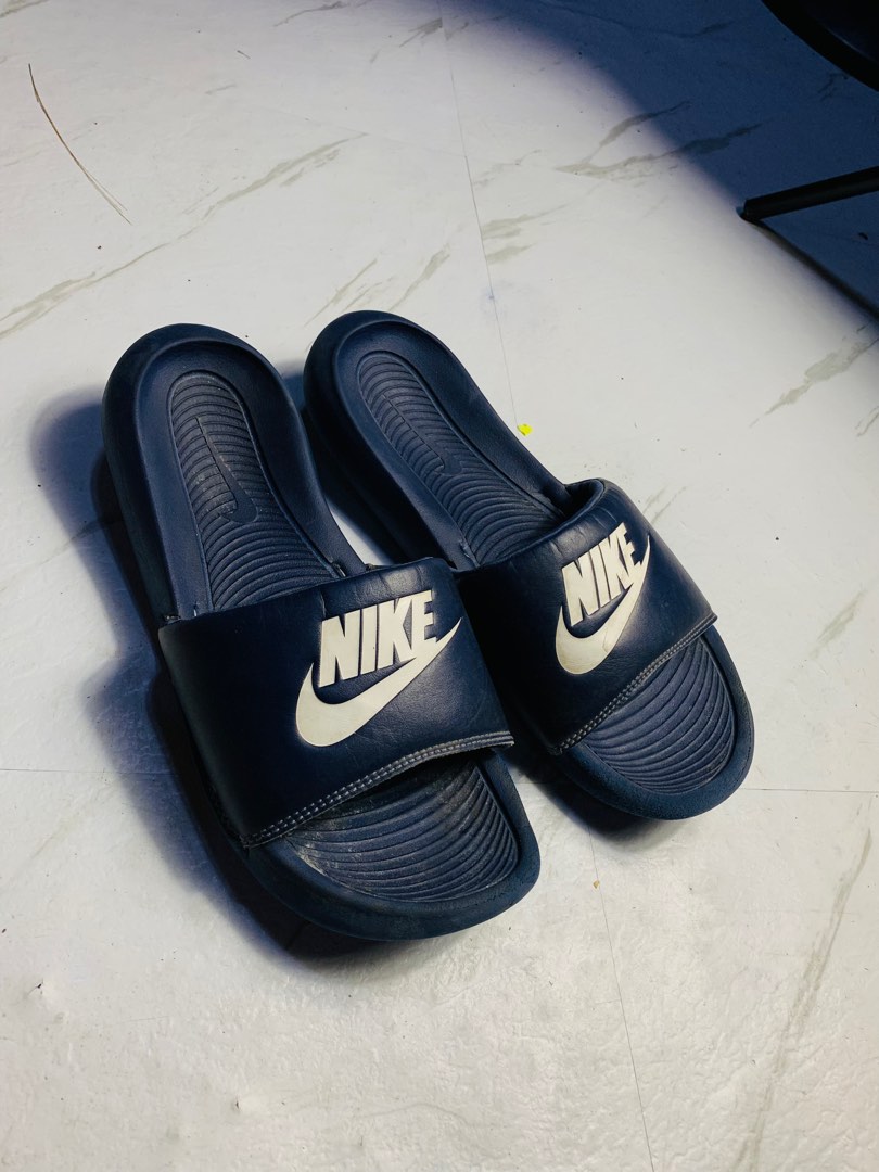 Nike Slides Size 8.5 mens, Men's Fashion, Footwear, Slippers & Slides
