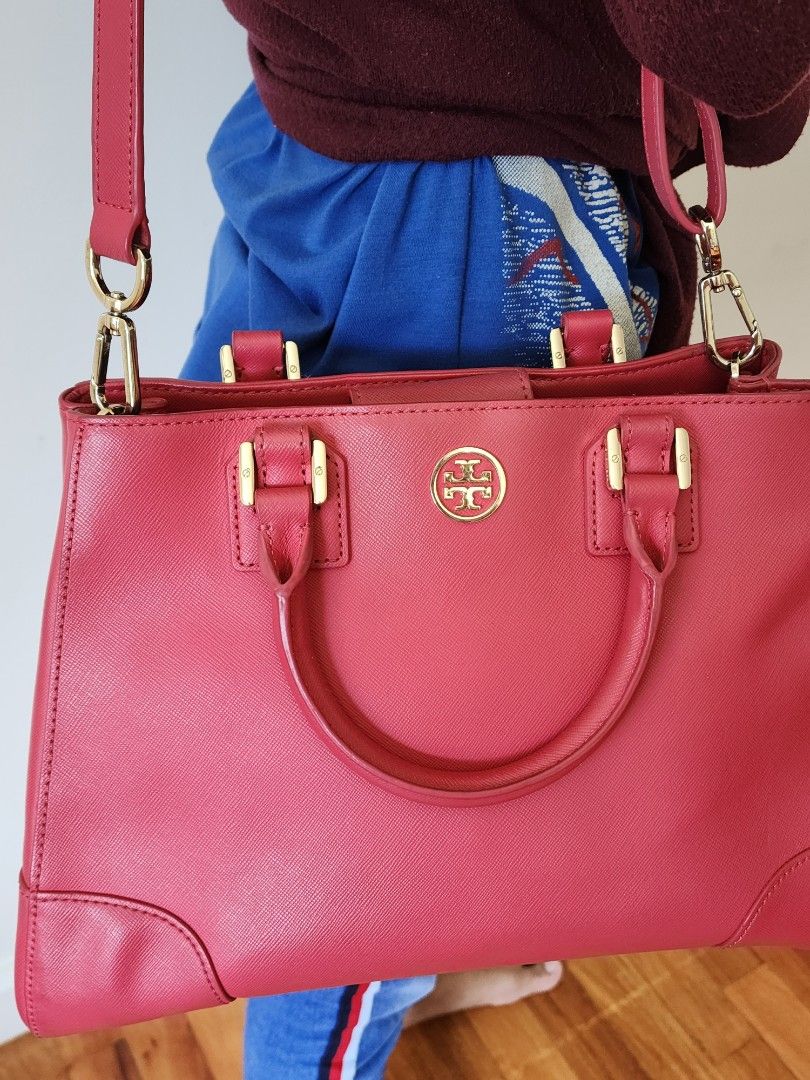 ORIGINAL TORY BURCH BARBIE PINK (Category: Luxury Bags & Wallets) located in Pasig City. Submitted by ThisandThatAvenue (Listing ID 1260760373, Image 1). Description: original bag with dust bag, used a few times only..