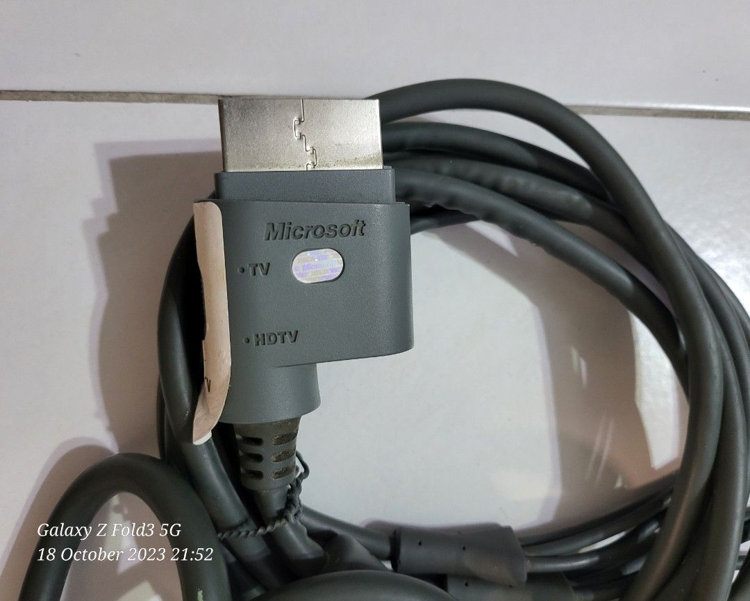 ORIGINAL XBOX 360 Power Brick Adaptor and HD Component Cables, Video