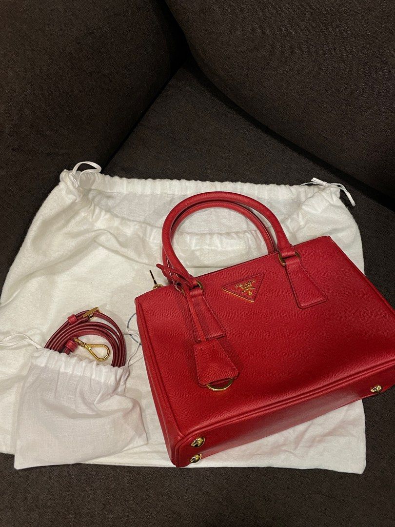 PRADA SAFFIANO GALLERIA SMALL RED BAG, Women's Fashion, Bags