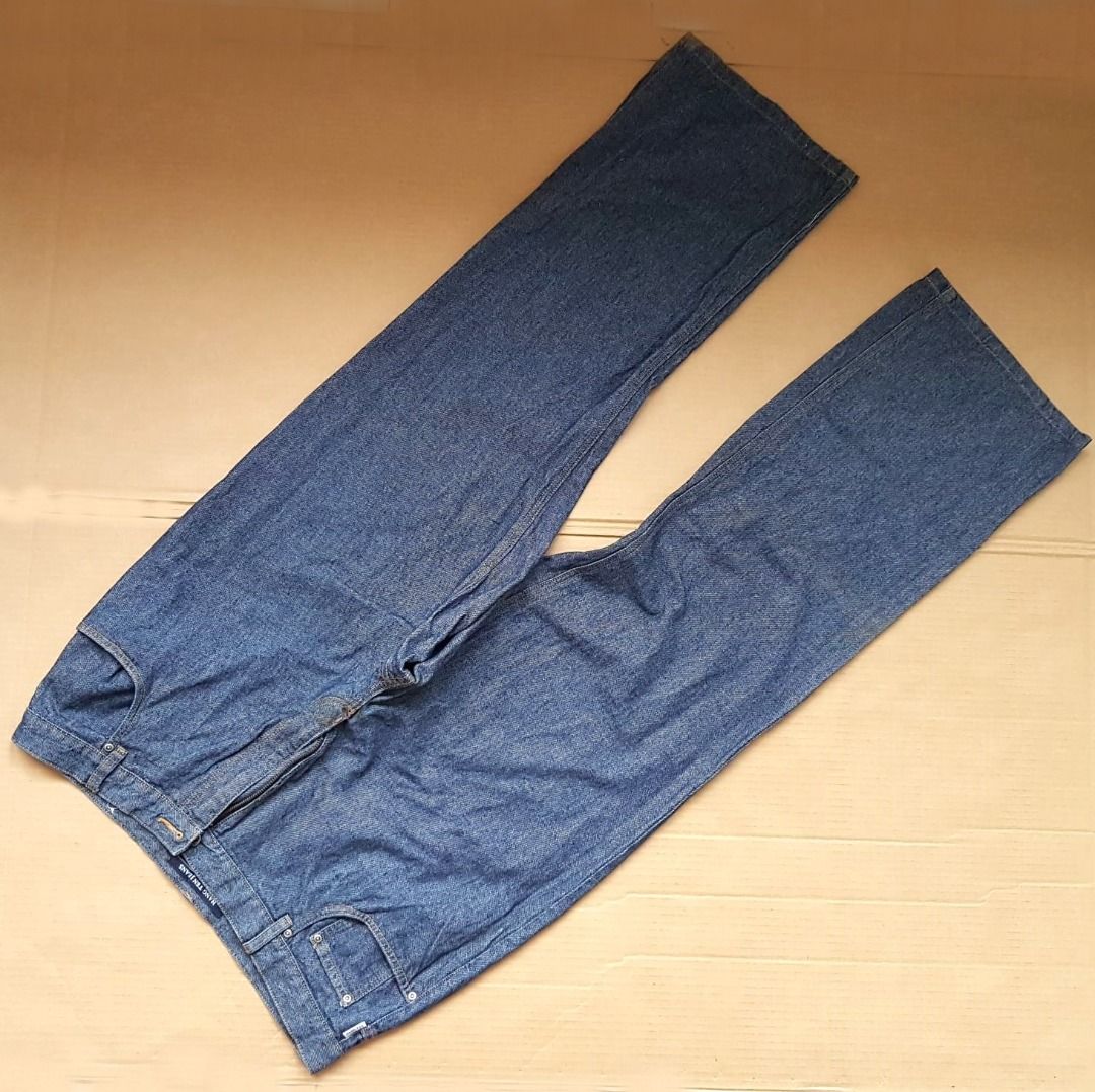 Premium Hang Ten Designer Jeans Size 38 Trendy Dark Denim Jeans Cult Street Fashion Old Skool Rugged Yuppie Lifestyle Pop Culture Work Pants Rock Star Hip Hop Travel Vintage Apparel Retro Jeans