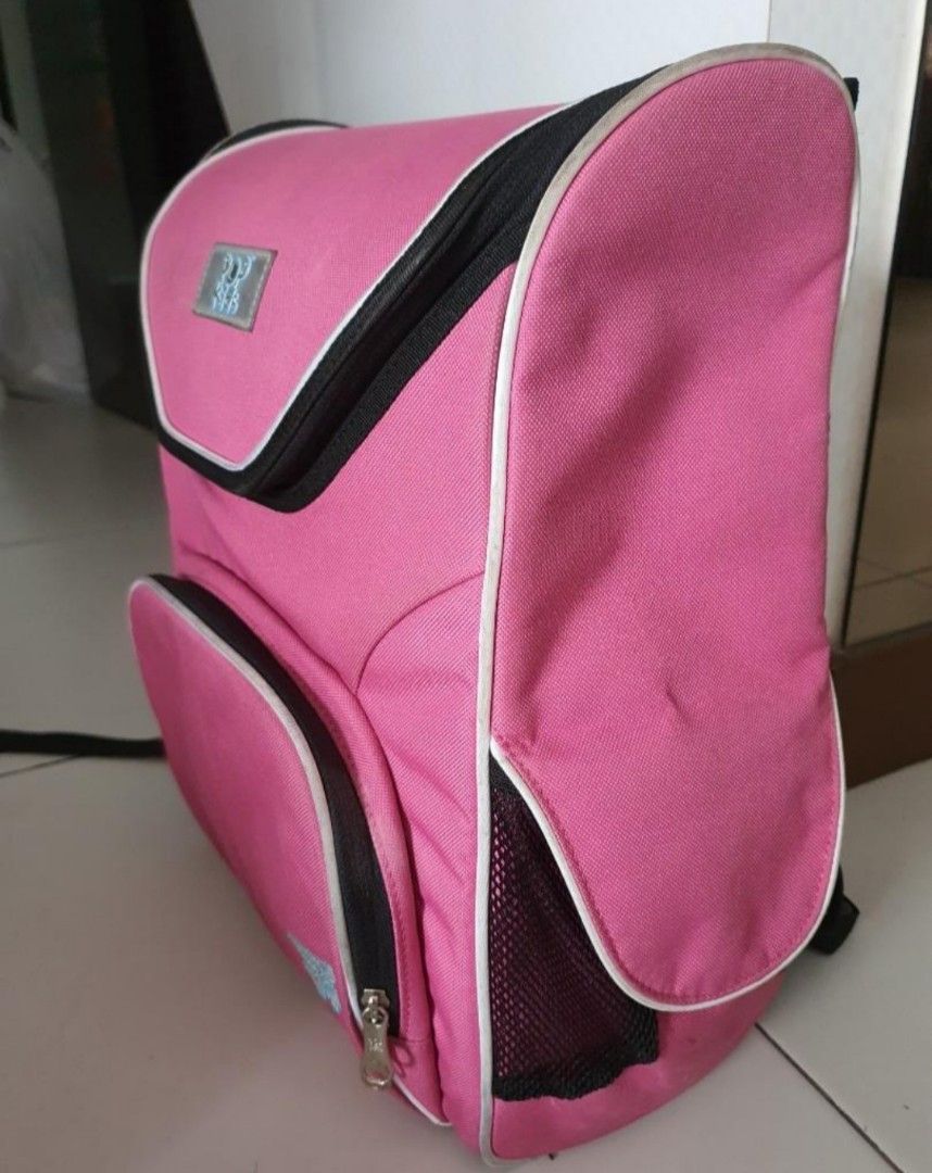 P1 deals school bag