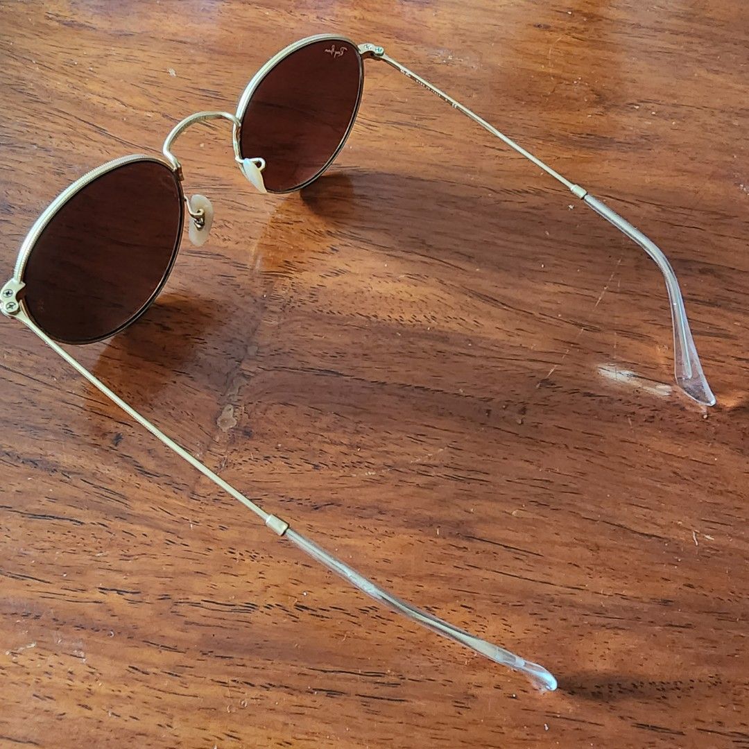 Ray Ban Round Metal (Category: Sunglasses & Eyewear) located in Quezon City. Submitted by ShopPDplusK (Listing ID 1260691153, Image 3). Description: Authentic. RFS: decluttering..