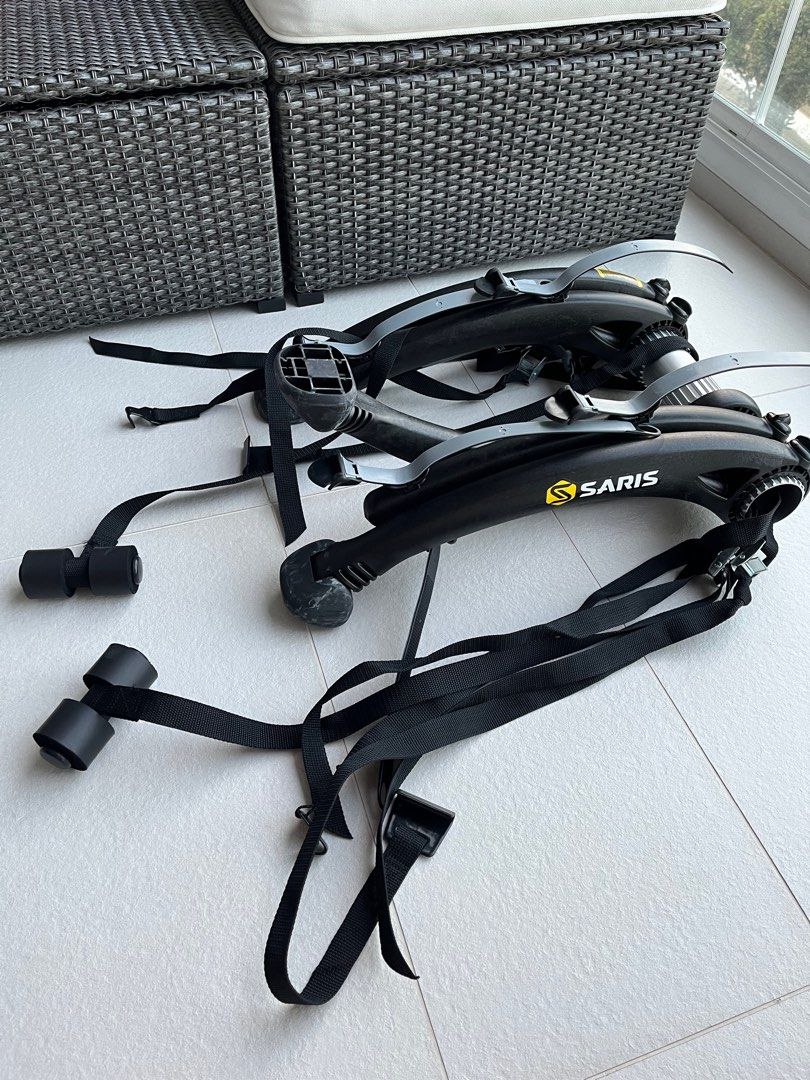 Saris Bones 2 with Saris Hatch Huggers Brand New
