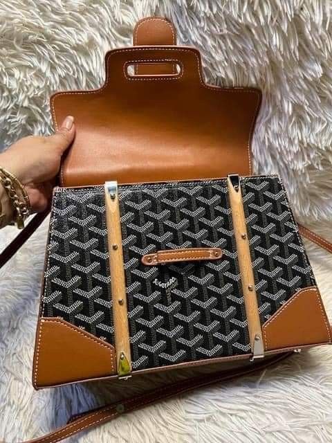 ✓Serial number 🇯🇵Japan source Goyard Saigon 2 way bag❤️NO ISSUES no  flaws, Women's Fashion, Bags & Wallets, Cross-body Bags on Carousell