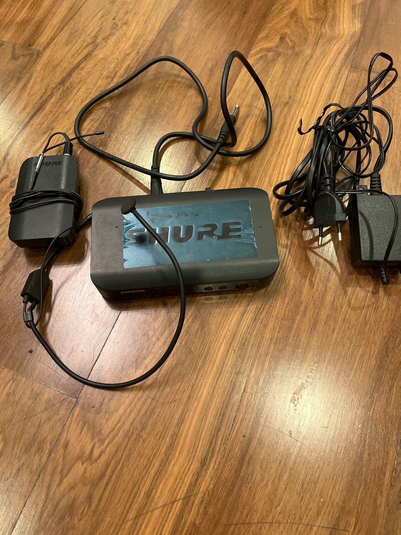 Shure BLX4 wireless receiver and BLX J10 with headset Audio
